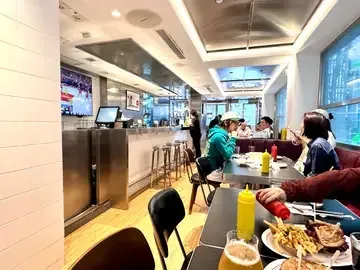 Morty's Delicatessen - Restaurant photo