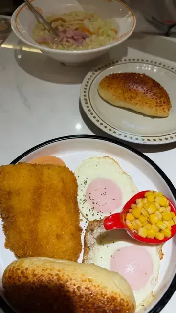 Cafe 100% - Restaurant photo