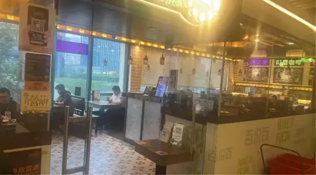 Cafe 100% - venue photo