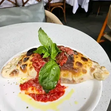 DIVINO PATIO RISTORANTE, BAR & PIZZERIA - Restaurant photo
