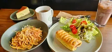 Tree Cafe One - Restaurant photo