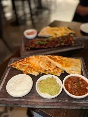8 FIVE 2 - Restaurant photo