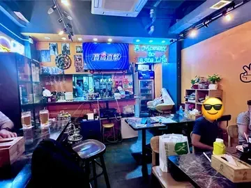 TWO EDIOTS - Restaurant photo