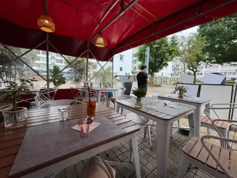 LOBSTER UNE SEAFOOD SPECIALTY STORE RESTAURANT - Restaurant photo