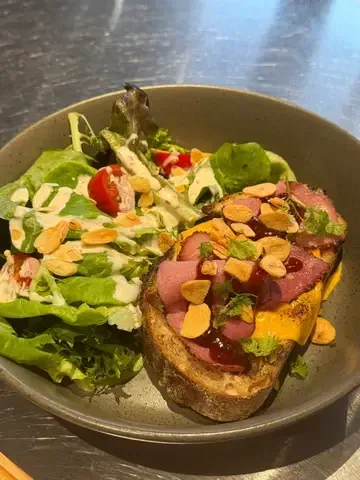 Twist On Office Club - Restaurant photo