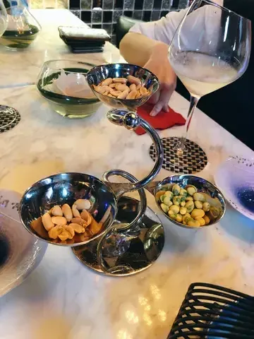 AKINNA BAR - Restaurant photo
