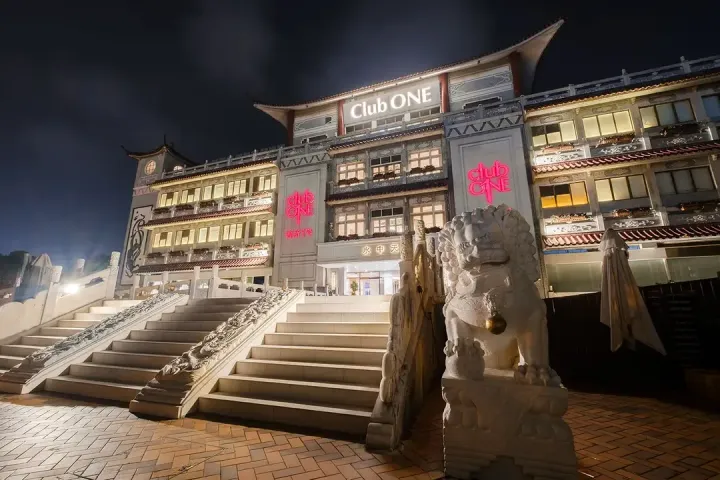 CLUB ONE RIVIERA - venue photo