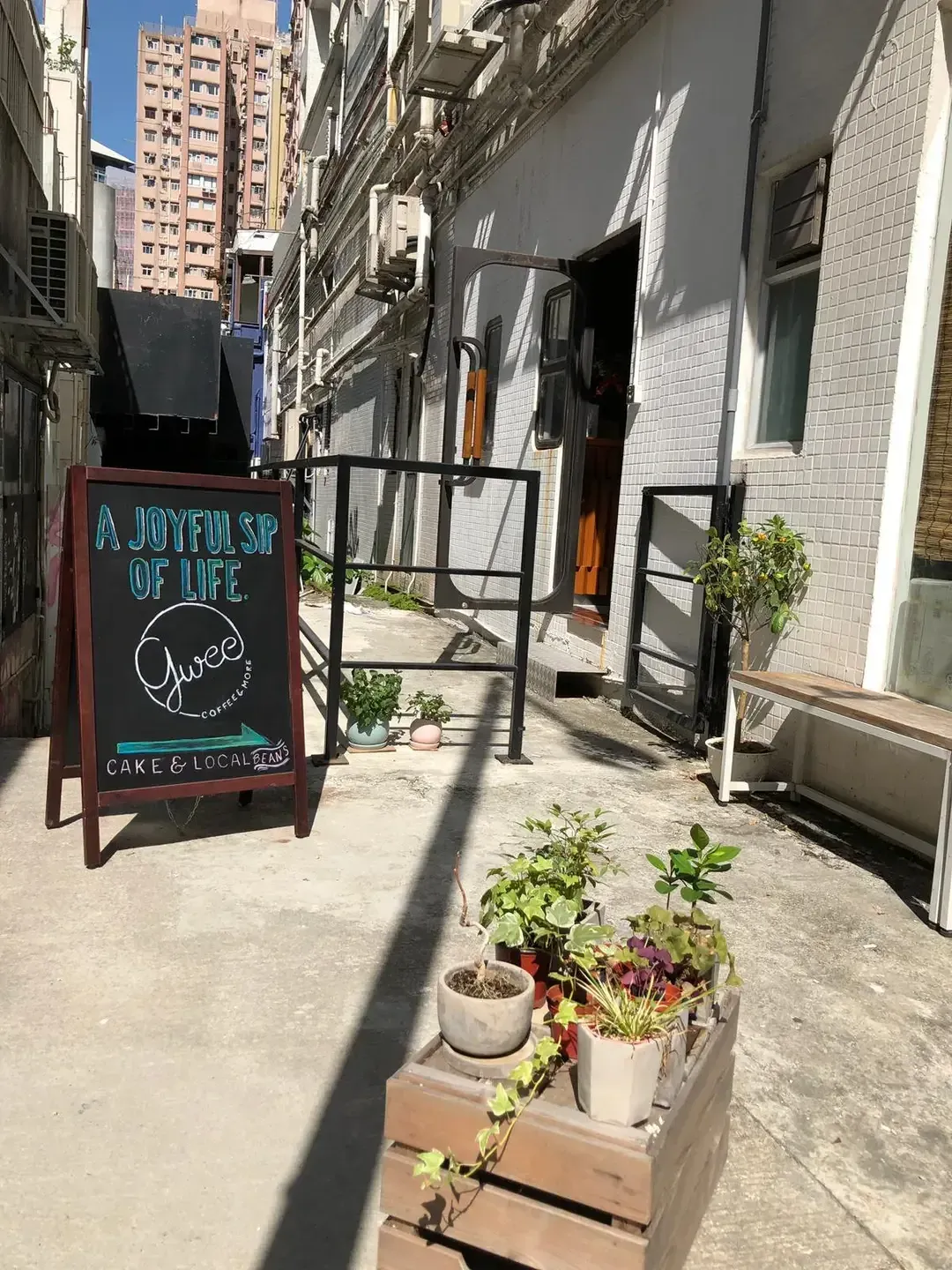 GWEE COFFEE & MORE - Restaurant photo
